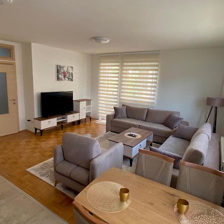 Gray Apartment 1 普里什蒂纳 外观 照片