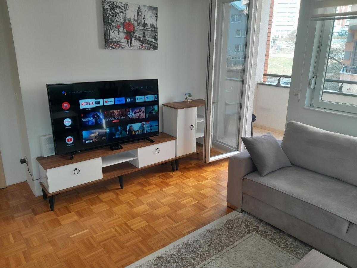 Gray Apartment 1 普里什蒂纳 外观 照片