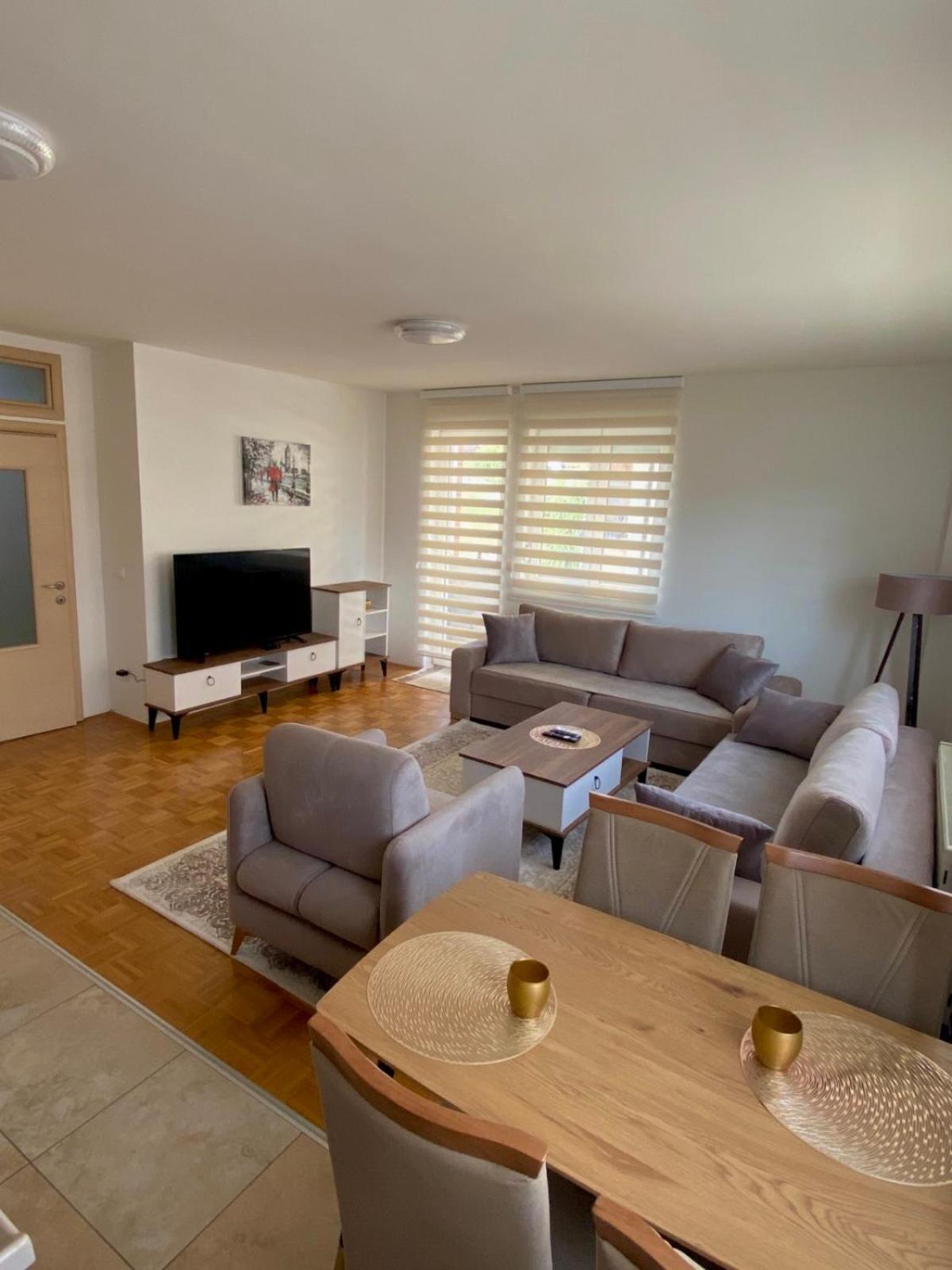 Gray Apartment 1 普里什蒂纳 外观 照片